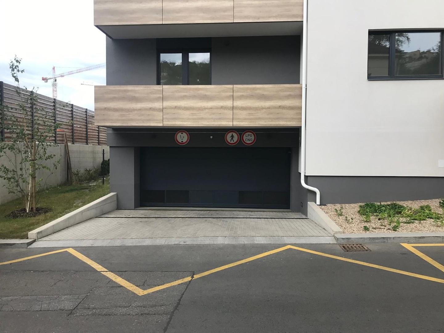 Апартаменти Free Parking- Newly Built *